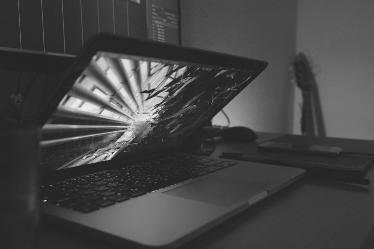 Professional consultation setting demonstrating personalized approach to financial education